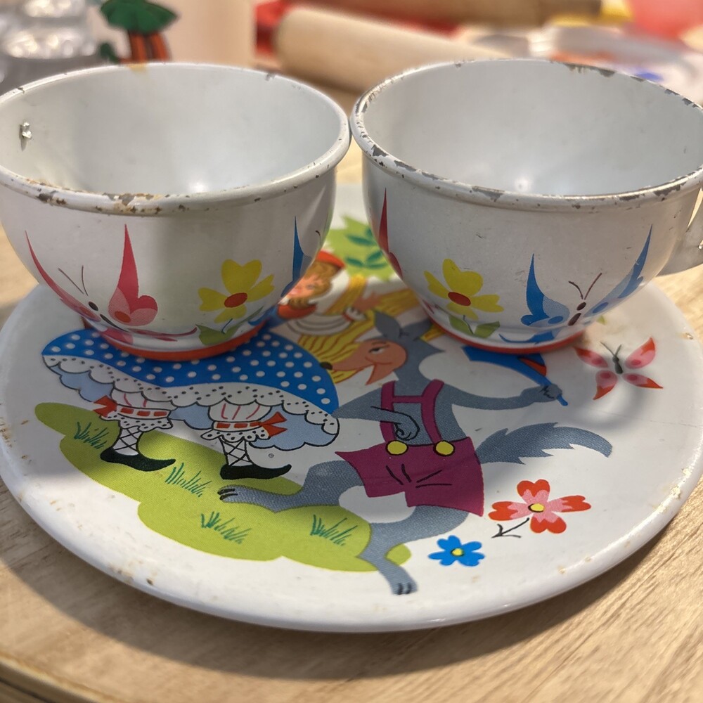 Vintage red riding Hood Big Bad Wild Tea Plate And Cups Metal Toy Replacement - Picture 6 of 10